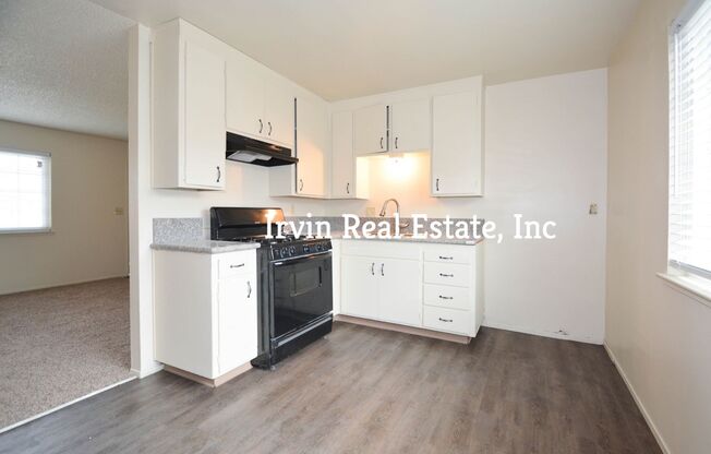 1832 - 1834  Rose Ave