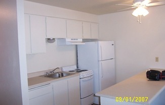 Studio, 1 bath, $995, Unit 10306-20