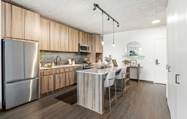 139 N ASHLAND AVE