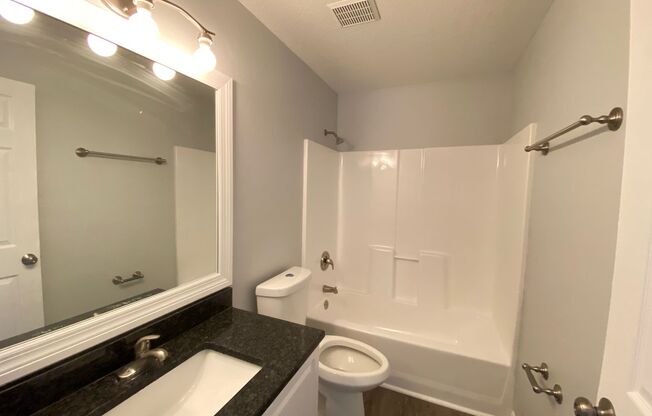 2 beds, 1 bath, $1,800, Unit Ringling 1026