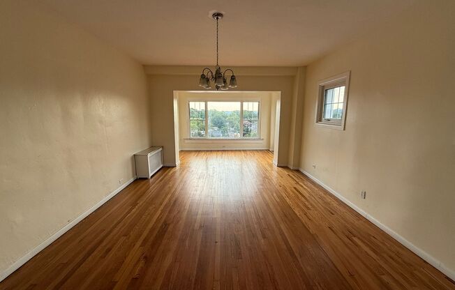 2 beds, 2 baths, 1,772 sqft, $2,200, Unit Old King Edward 61