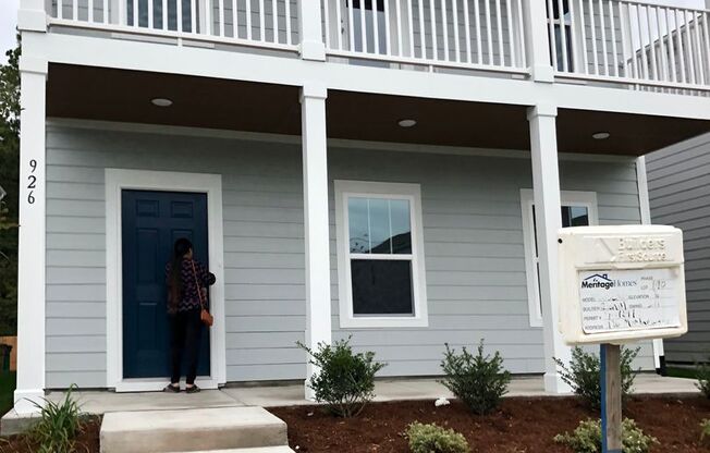 Modern 5 Bed | 3 Bath House in Cary