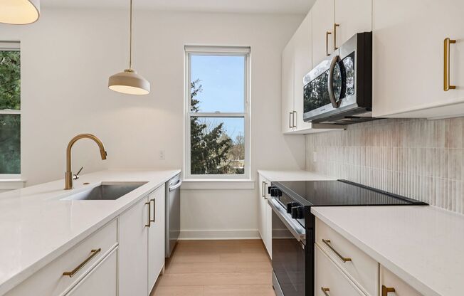 2 beds, 1 bath, 800 sqft, $2,154, Unit 412