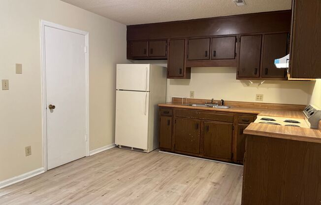 2 beds, 1.5 baths, 1,050 sqft, $1,400, Unit Unit C