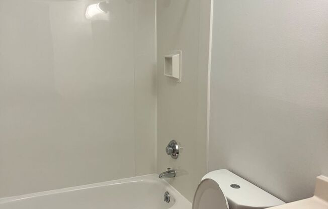 1 bed, 1 bath, 626 sqft, $1,750, Unit 45-425
