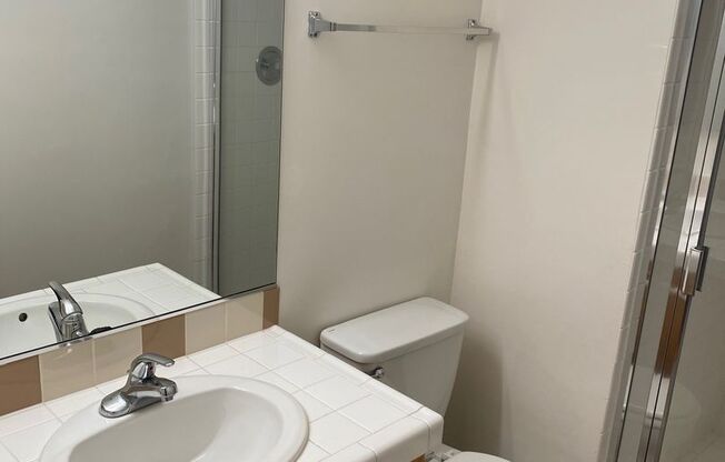 2 beds, 2 baths, $2,975, Unit 215