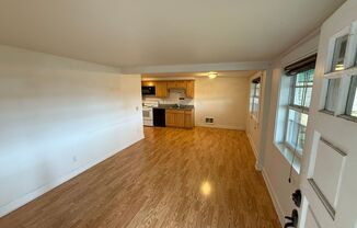 Queen Anne/Seattle 2bd 1bath duplex Unit for rent!