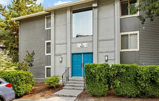 Location, Location, Location 3-bedroom Sammamish Bluffs Condo
