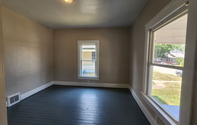 Save $1000 OFF Move-In Costs When You Sign By 05/31 !!