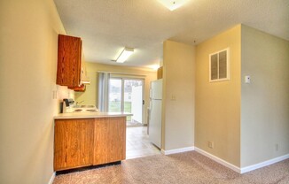 2 beds, 1 bath, 800 sqft, $1,060, Unit 446