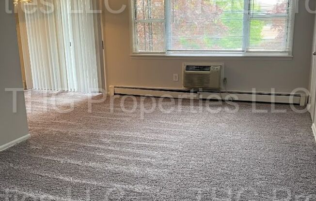 2 beds, 1 bath, 1,296 sqft, $2,399, Unit 405-50