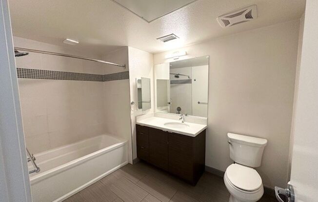 1 bed, 1 bath, 640 sqft, $2,895, Unit 212