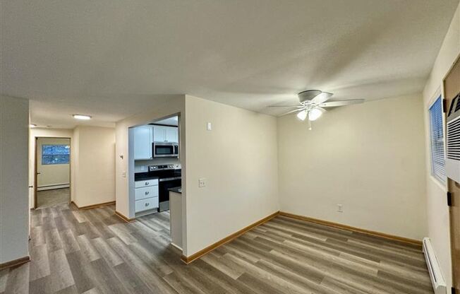 2 beds, 1 bath, 875 sqft, $1,650, Unit 45B