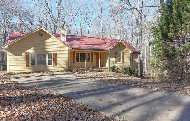 3 Bedroom 2 Bath Home - Cul-de-sac, Newnan, GA