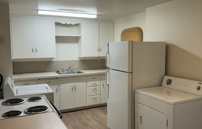 1 bed, 1 bath, 560 sqft, $1,200, Unit 6411