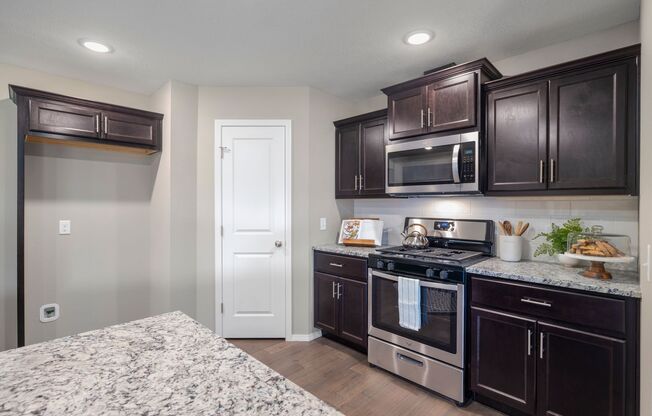 Beautiful 4 Bedroom Rental in Nixa with a fully fenced in yard!
