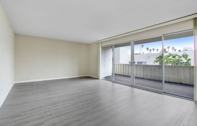 1002 12th St in Santa Monica - North of Wilshire Blvd!