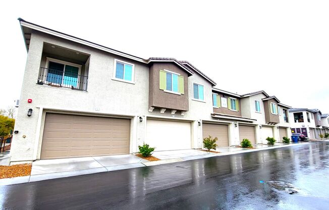 3 beds, 2.5 baths, $1,950