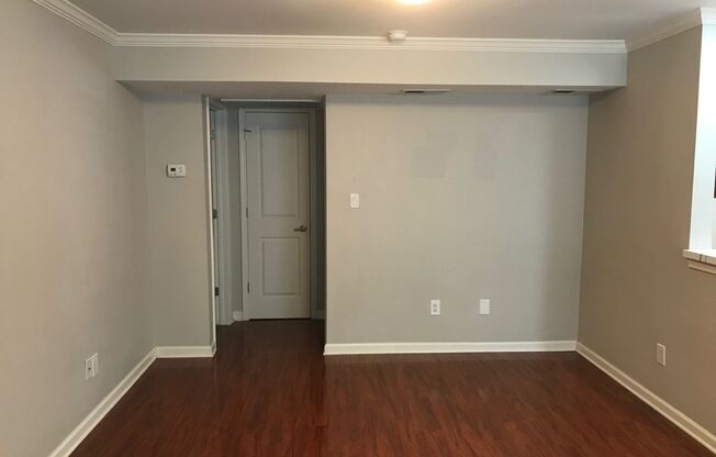 1 bed, 1 bath, $1,100, Unit 155 - 104