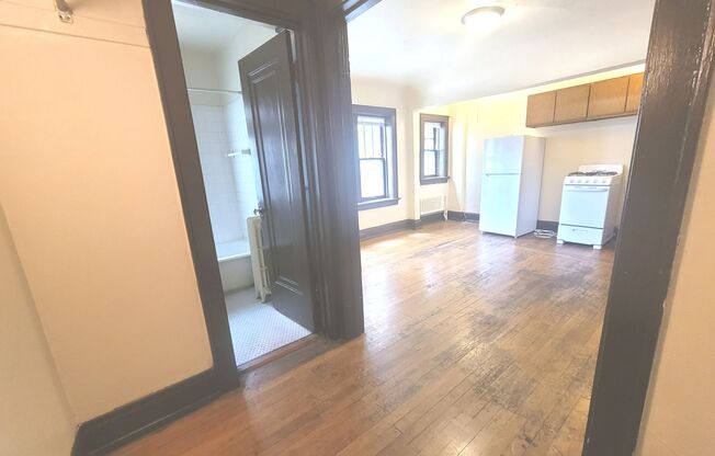 Studio, 1 bath, $775, Unit 104
