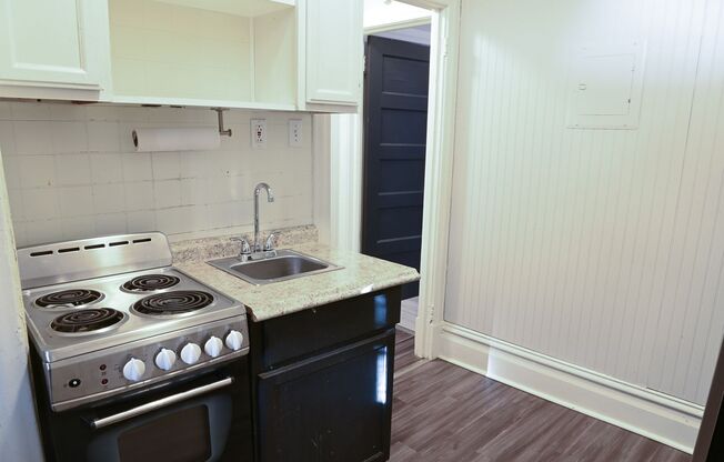 Studio, 1 bath, 315 sqft, $795, Unit Apt 19