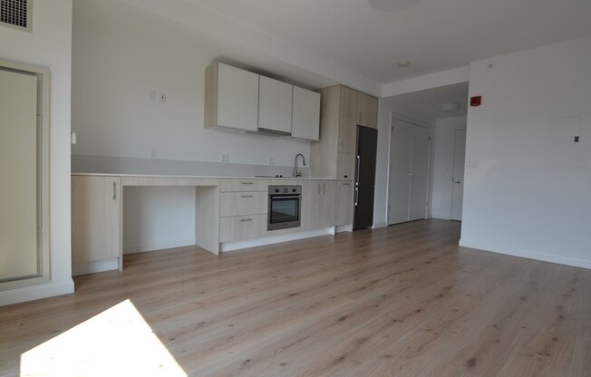 Studio, 1 bath, 389 sqft, $3,050, Unit 603