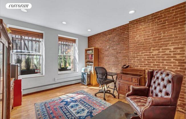 21 E 93 ST