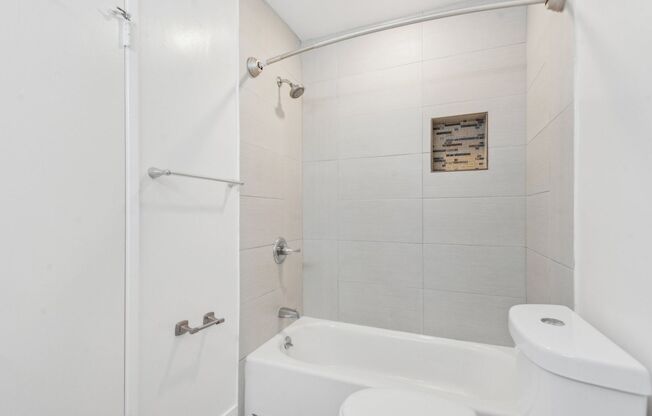 Studio, 1 bath, 595 sqft, $1,648, Unit 211