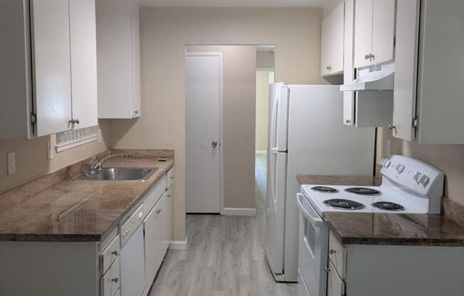 046 - Lillick Dr Apartments