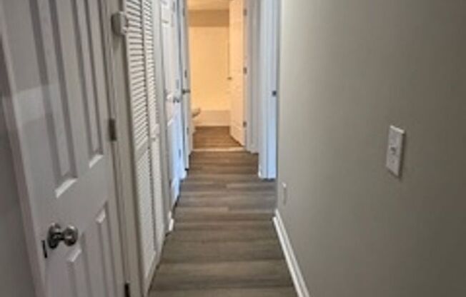 2 beds, 1 bath, 850 sqft, $1,195, Unit 4H