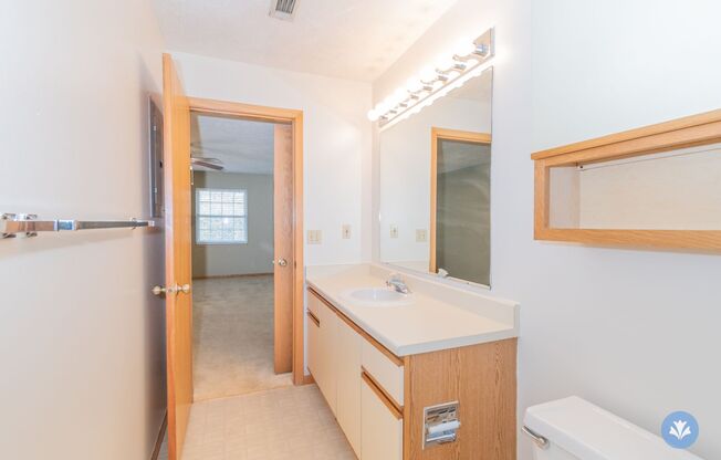 2 beds, 2 baths, 1,292 sqft, $1,599, Unit AL-31