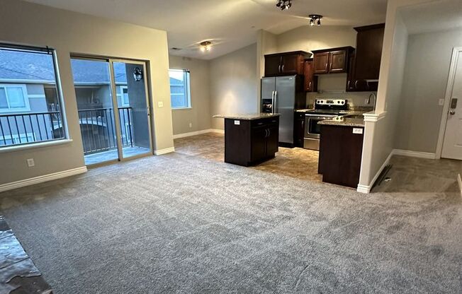 DEPOSIT MOVES YOU IN!! 2 Bed 2 Bath Home for Rent in Layton