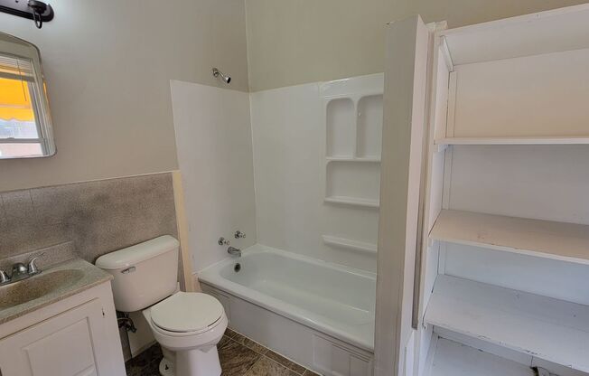 Vibrant Studio & 1-Bedroom Apartments in the Sought-After Whittier Neighborhood