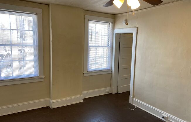 11 S Robinson St