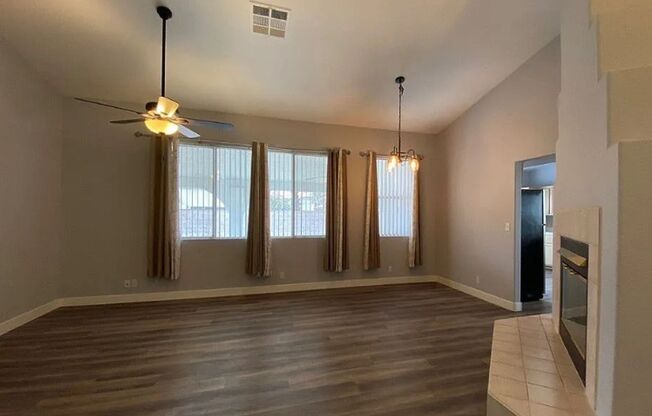 Look at this beautiful One-Story home in the Northwest!