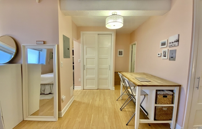 995 MASSACHUSETTS AVE