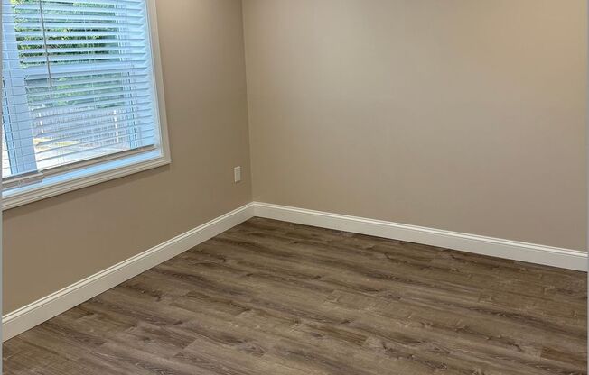 2 beds, 1 bath, 680 sqft, $2,325, Unit 23-28