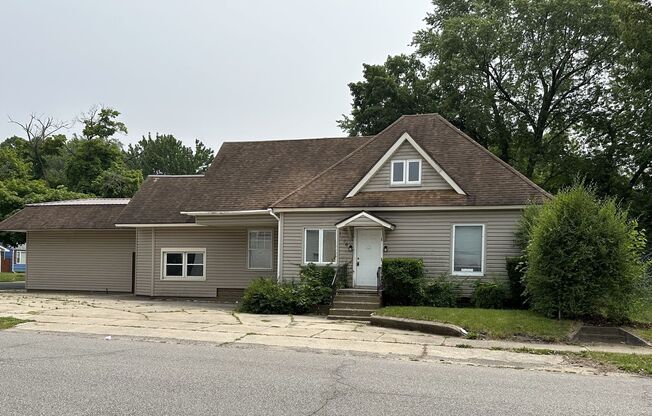 4 bed 1 bath South Bend - ACCEPTING SECTION 8