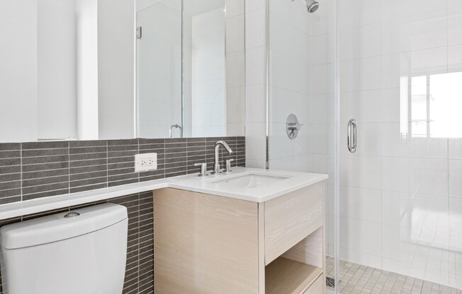 2 beds, 2 baths, 883 sqft, $6,600, Unit 30C