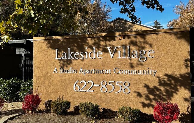 3515 Lakeside Dr