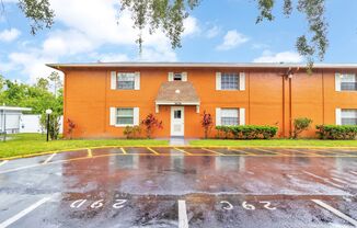 1 Bed / 1 Bath – Updated Kitchen – $1,099/month (Water Included)