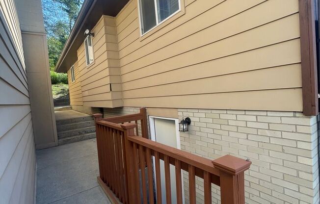 Renovated North Hills 3 Bed, 2 Bath House Available July!