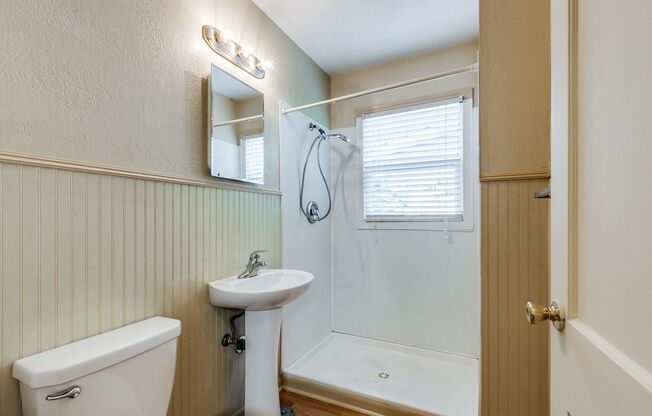 2 beds, 2 baths, $1,295