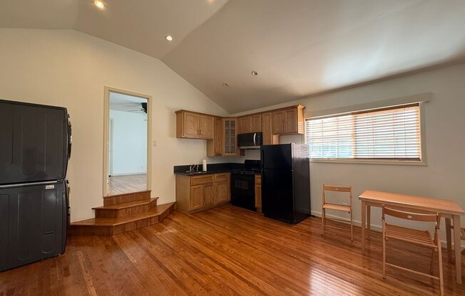 1 bed, 1 bath Guest unit in Woodland Hills