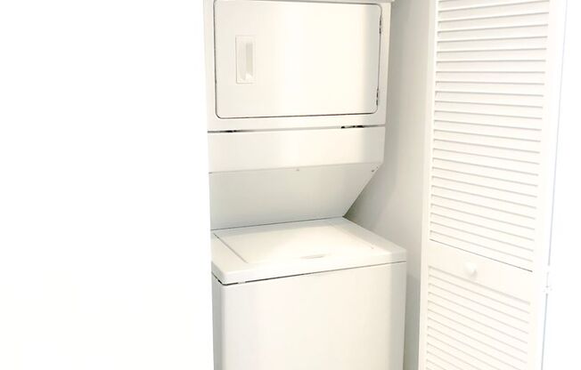 Studio, 1 bath, 796 sqft, $2,550, Unit Unit 210