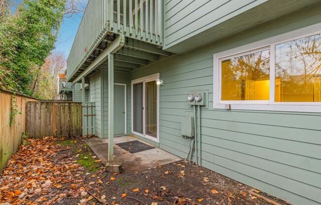 2 beds, 1 bath, 850 sqft, $1,600, Unit 37