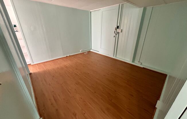 2 beds, 1 bath, $2,400, Unit # DOWNSTAIRS