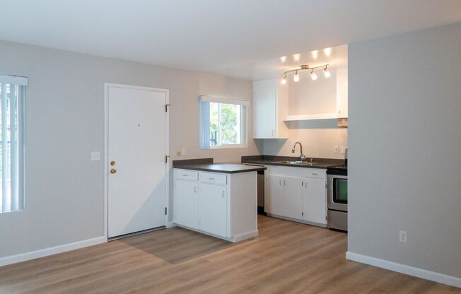 Charming 2 Bedroom/1 Bathroom Apartment w/ Pool On-Site! Mt Tam Views! Parking! Laundry! PROGRESSIVE