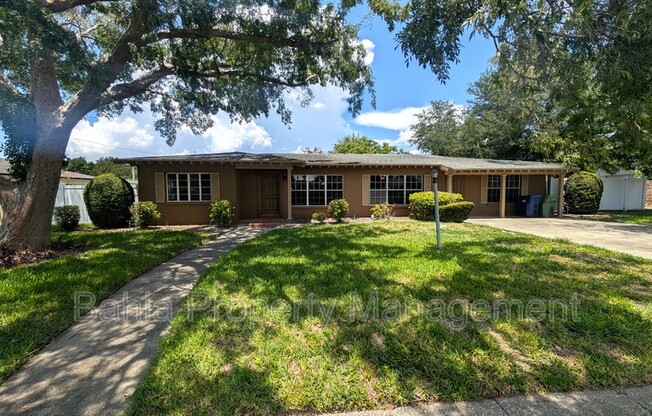 808 N MACDILL AVE