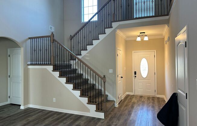 3 Bedroom Home with Massive Bonus Room for Rent!